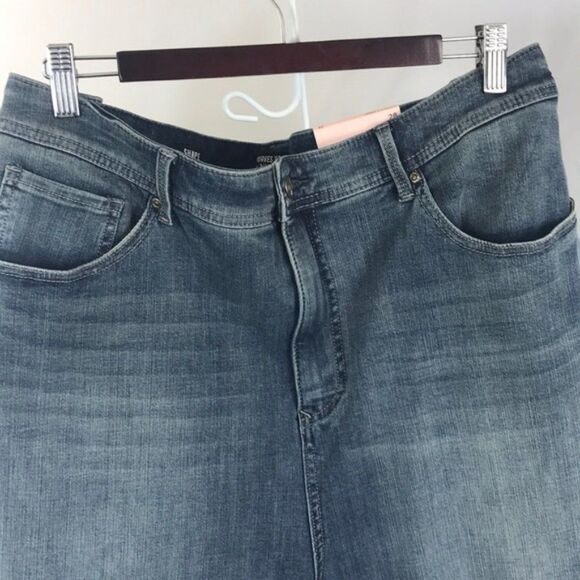 NYDJ Denim Jean Shorts  Plus Women Size 28 Serein New - Picture 6 of 8